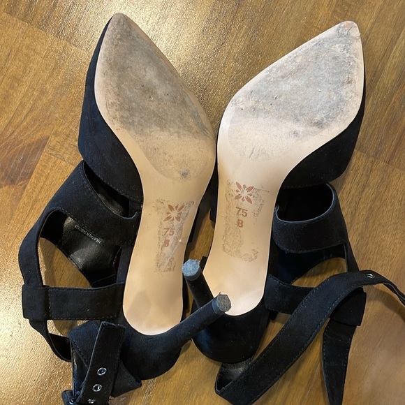 BCBG Generation Heels - Picture 5 of 11